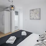 Apartamento Two-bedroom In Cervar Porat *