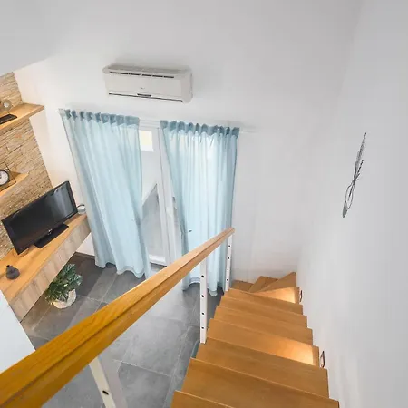 Stunning In Cervar Porat With Kitchen Apartment Poreč