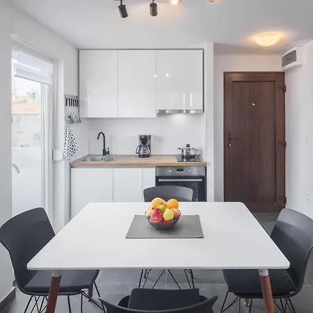 Two-bedroom In Cervar Porat Apartament