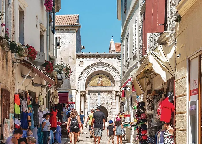 Two-bedroom In Cervar Porat *