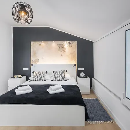 Two-bedroom In Cervar Porat アパート *