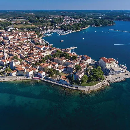 Two-bedroom In Cervar Porat *